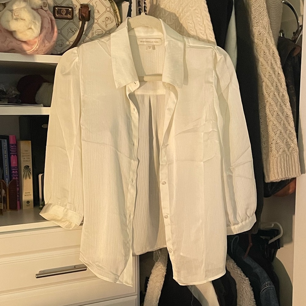 Button down - Picture 2 of 3